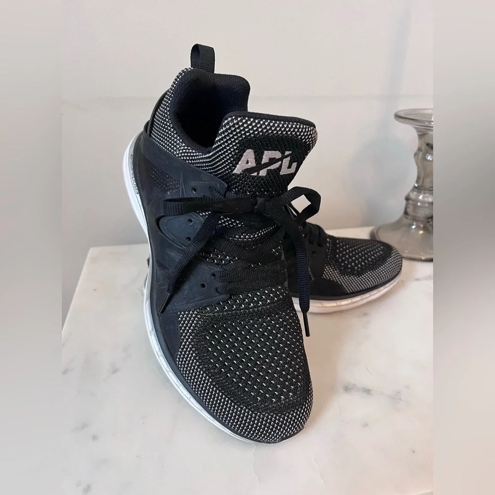 APL Ascend Athletic Shoes, Black & Silver, Size 9.5